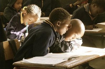 アフリカの子供たちの学校の様子